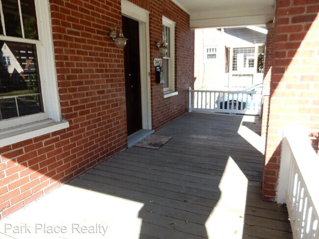 Building Photo - 3 br, 1.5 bath House - 1443 Main Street SW