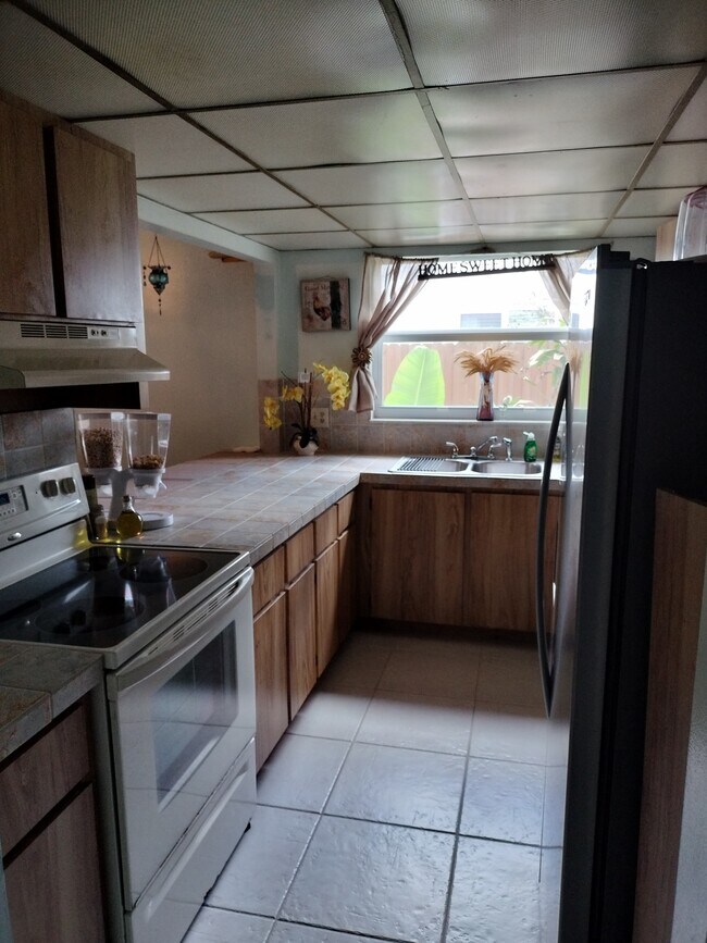 Building Photo - 8617 Pluto Ter