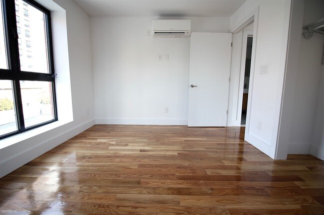 Foto del edificio - 776 Lafayette Ave