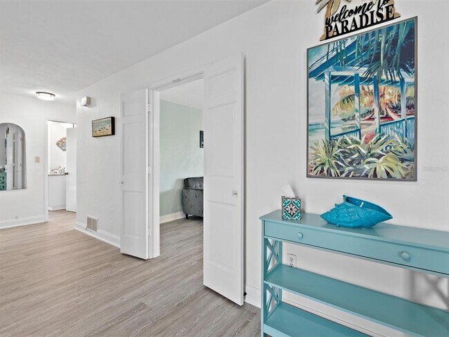 Foto del edificio - 7348 Biltmore Dr