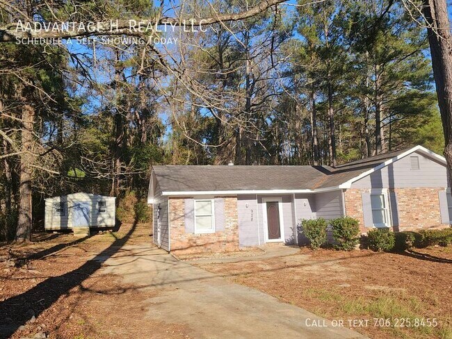 Building Photo - 928 Omega Dr