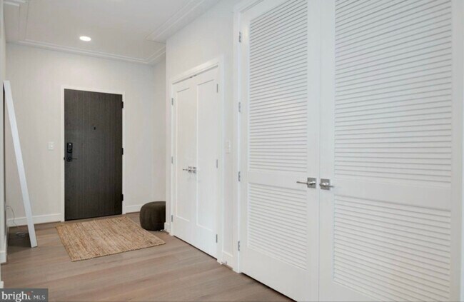 Foto del edificio - 625 Slaters Ln