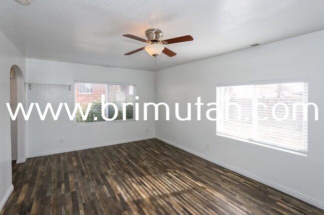 Foto del edificio - 2958-2960 S Adams St