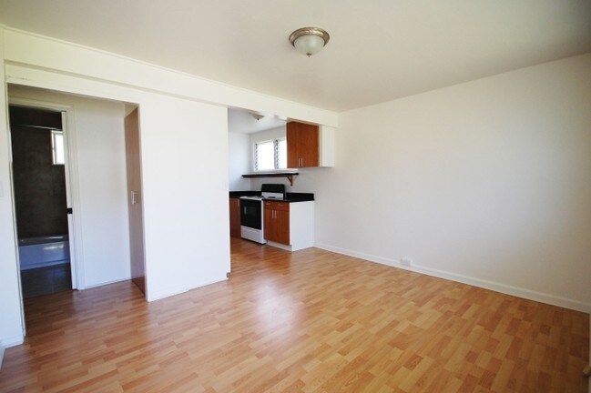  - 1807 Anapuni St