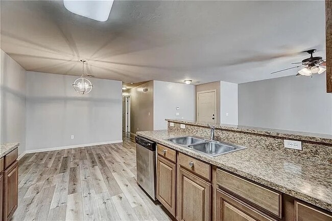 Building Photo - 432 Sterling Pointe Way