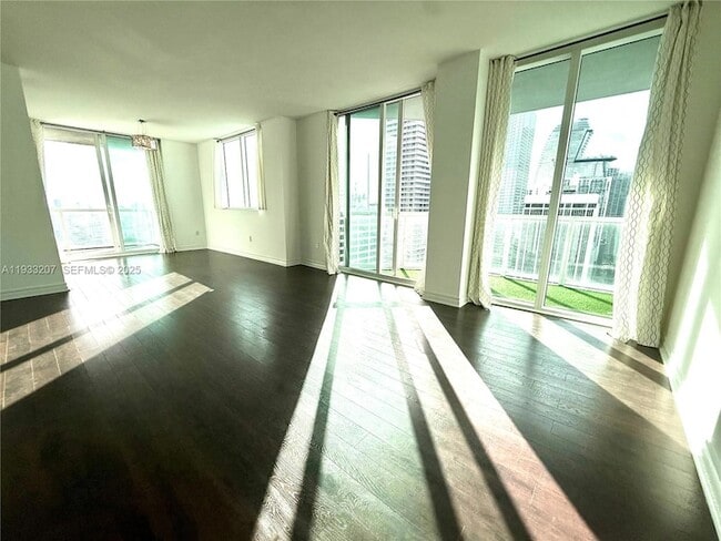 Foto del edificio - 253 NE 2nd St