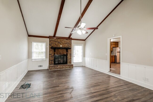 Foto del edificio - REDUCED! - Now offering $1075 off first fu...