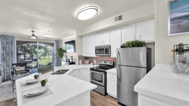 Building Photo - Catherine Townhomes