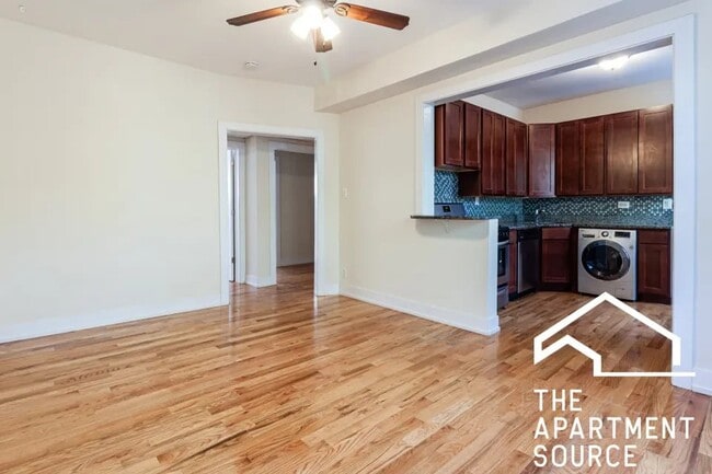 Photo - 3519 N Racine Ave (Chicago, IL) Apartment