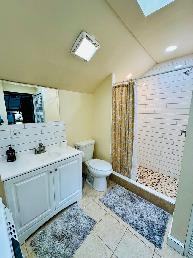 Foto del edificio - 3622 Chain Bridge Rd