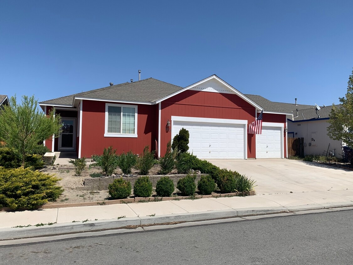 Primary Photo - 1420 Shadow Ln