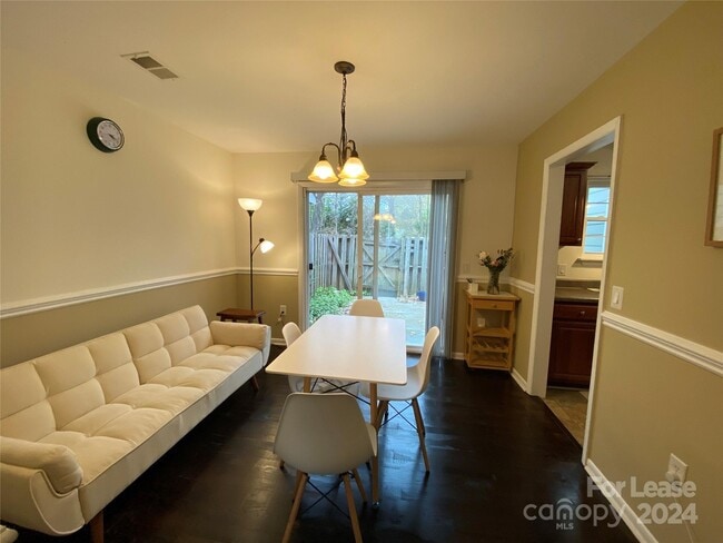 Building Photo - 3132 Heathstead Place