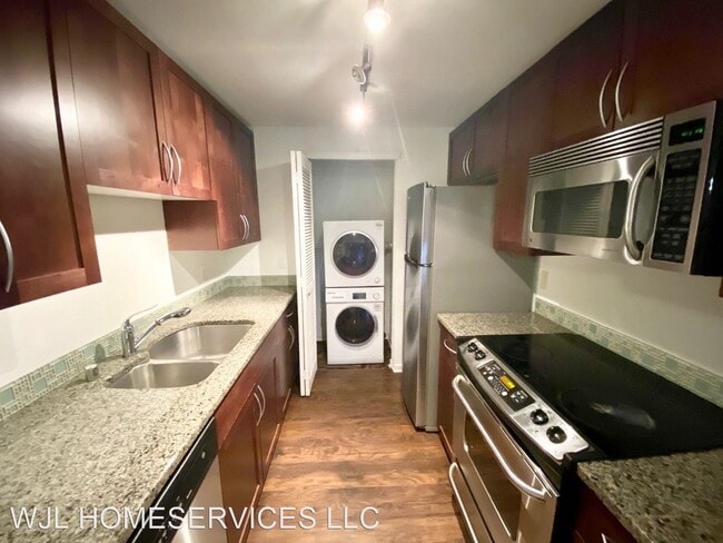 Foto del edificio - 1 br, 1 bath House - 3045 20th Ave W #403