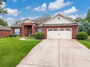 Building Photo - 415 Jewelwood Dr