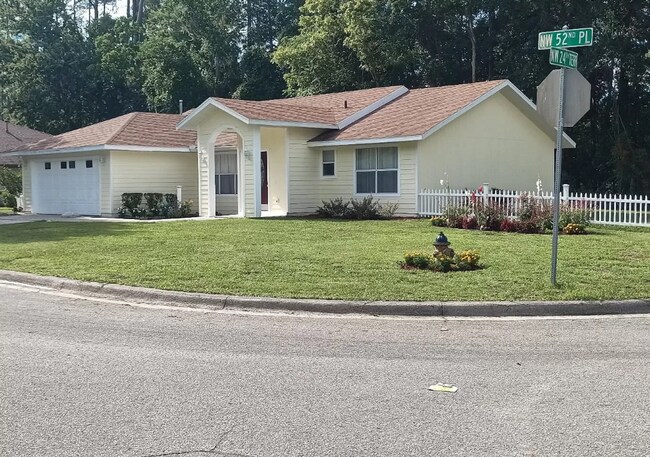 Foto del edificio - Beautiful 3BR/2BA home in Rainbows End in ...