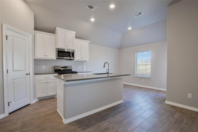Foto del edificio - 3817 Lleyton Dr