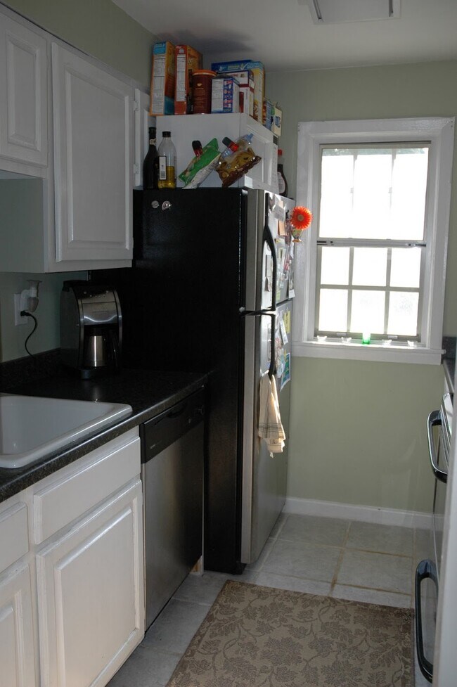 Kitchen2 - 704 S Arlington Mill Dr
