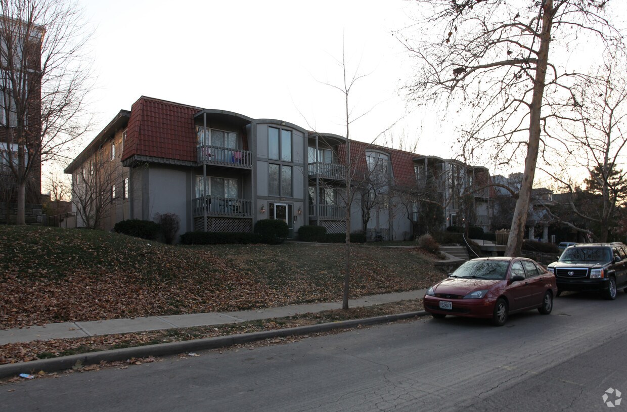 Foto del edificio - 1023-1079 W 38th St