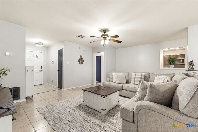 Foto del edificio - 2607 Thoroughbred Dr