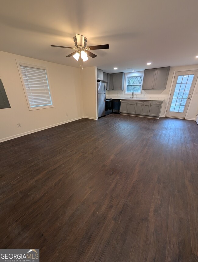 Building Photo - 319 Corinth Rd