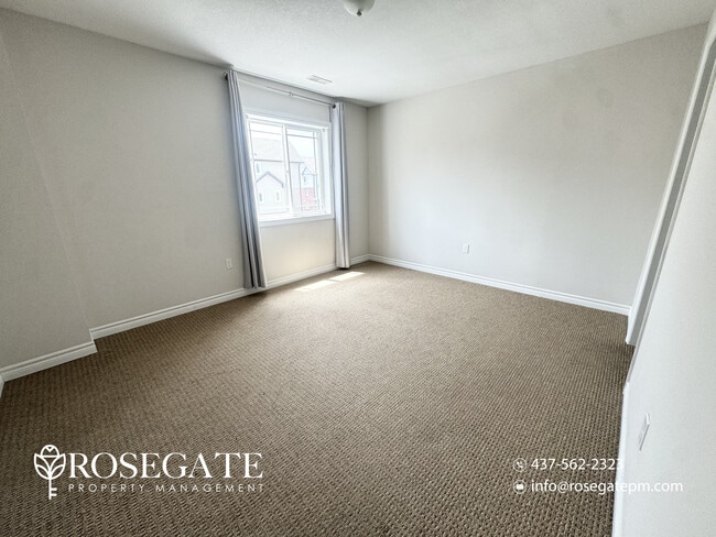 Building Photo - Pet-Friendly 2-Bedroom Apartment with Garage & Driveway Parking – Hamilton