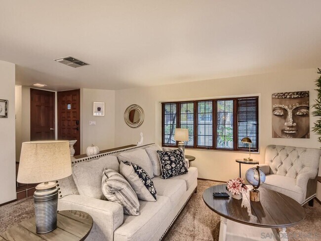 Building Photo - 8694 Villa La Jolla Dr