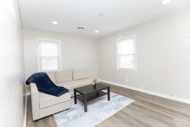 Photo - 1265 Pall Mall St Apartment