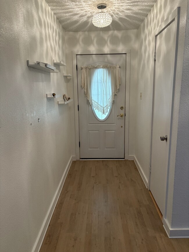 Foto del edificio - 4006 Hillside Dr