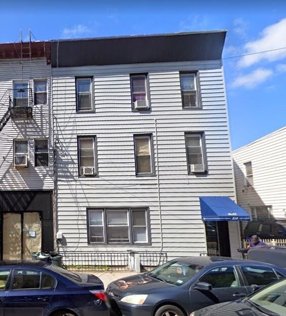 Foto del edificio - 518 Paterson Plank Rd