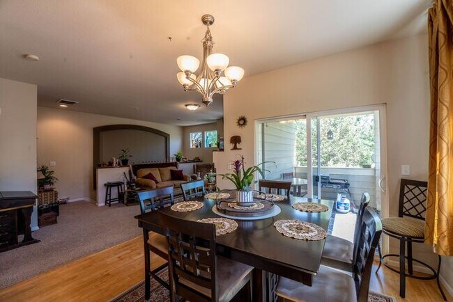 Foto del edificio - 3808 Sky Gazer Ln