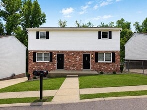 Building Photo - 124 Karen Way