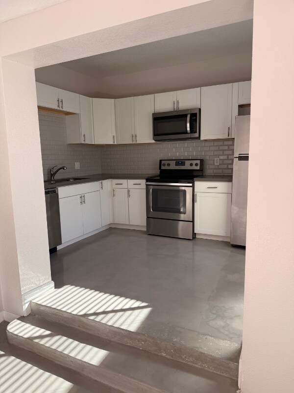 Foto del edificio - 340 W Highland Ave