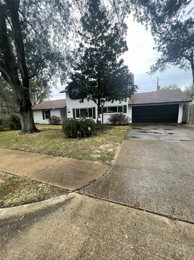 Building Photo - 10518 Moorberry Ln