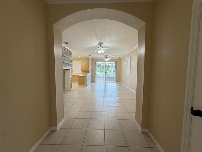 Building Photo - 274 River Bluff Ln