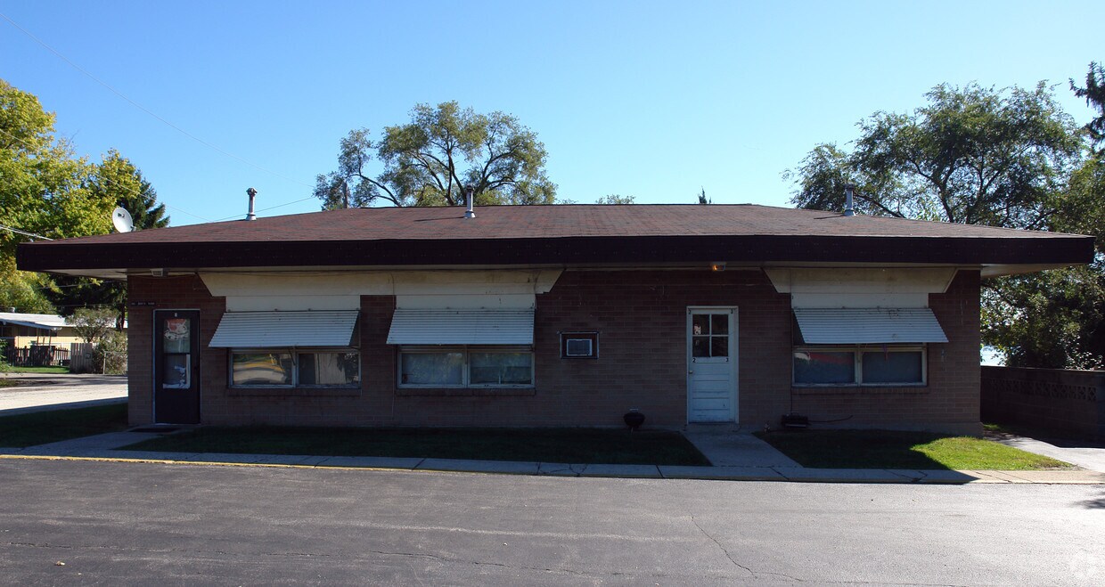 Building Photo - 100 N Rand Rd