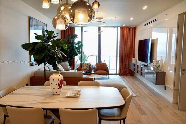 Foto del edificio - 15701 Collins Ave