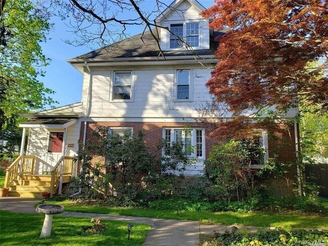 Building Photo - 102 Berry Hill Rd