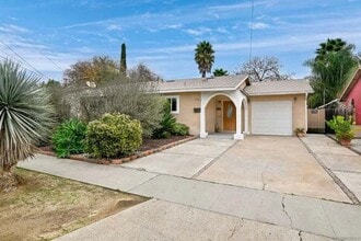 Building Photo - 714 Begonia St