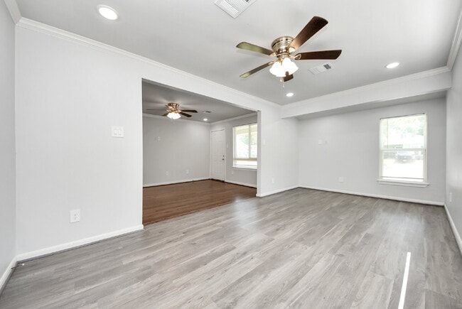 Photo - Welcome home to 5003 Enyart Street!