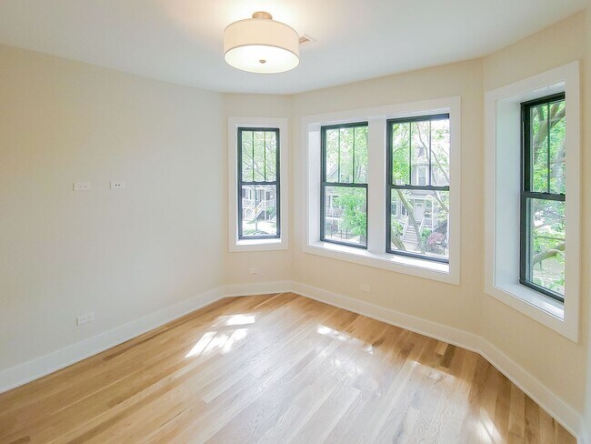 Foto del edificio - 4853 N Seeley Ave