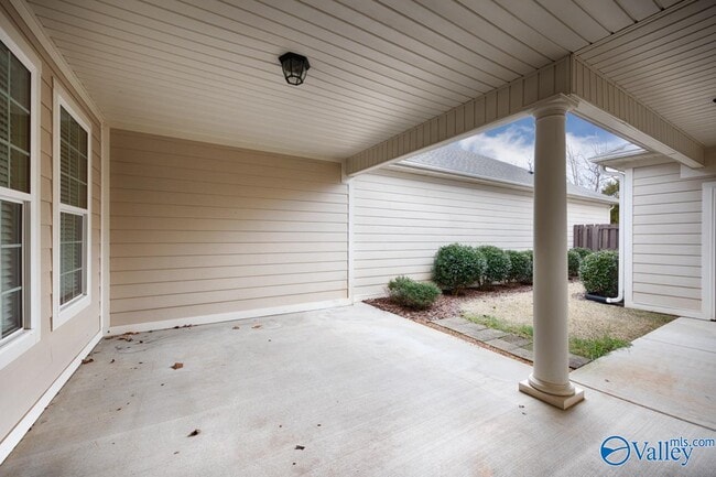 Foto del edificio - 74 NW Moore Farm Cir