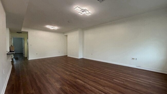 Building Photo - 225 Halladay St