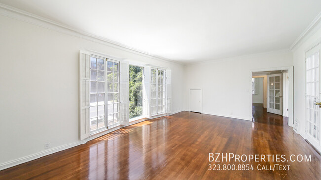 Foto del edificio - Updated 3Bedroom 3Bathroom In Prime Westwood