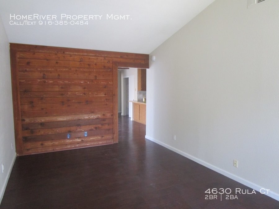 Building Photo - Duplex