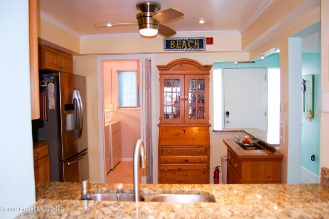 Foto del edificio - 1700 Commodore Blvd