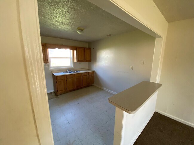 Building Photo - 2214 N Kitley Ave