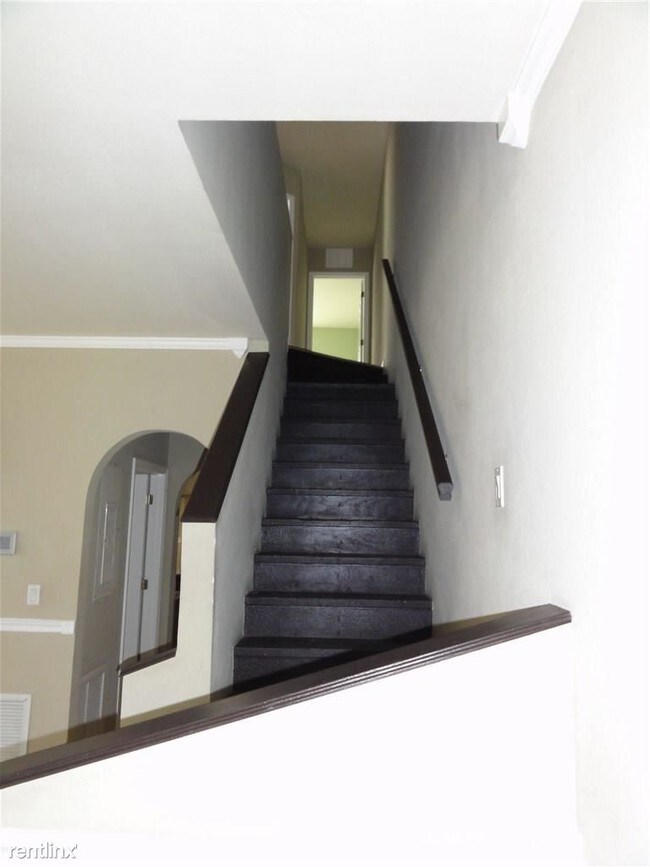 Foto del edificio - 3 br, 2.5 bath House - 747 NW 2nd Ave