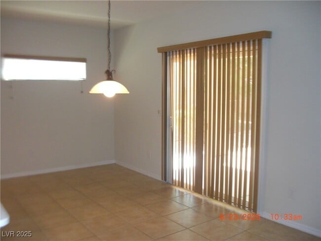 Building Photo - 2329 Canyonville Dr