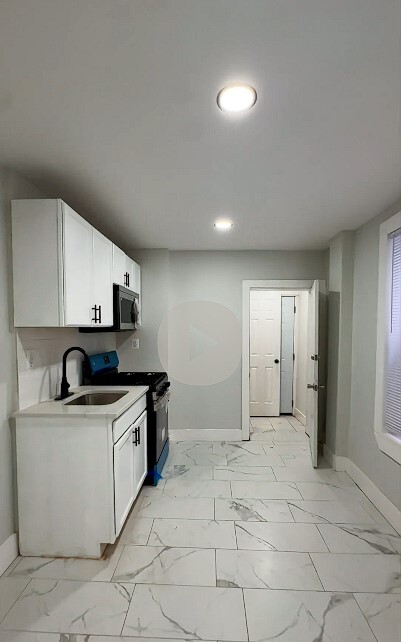 Photo - 1924 N Taylor St House