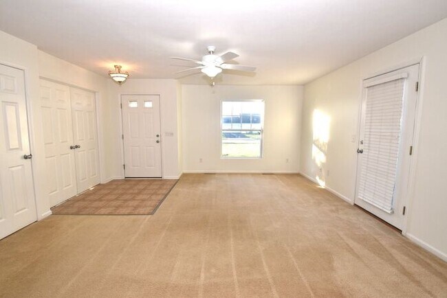 Foto del edificio - Mishawaka Villa near Shopping, schools, re...